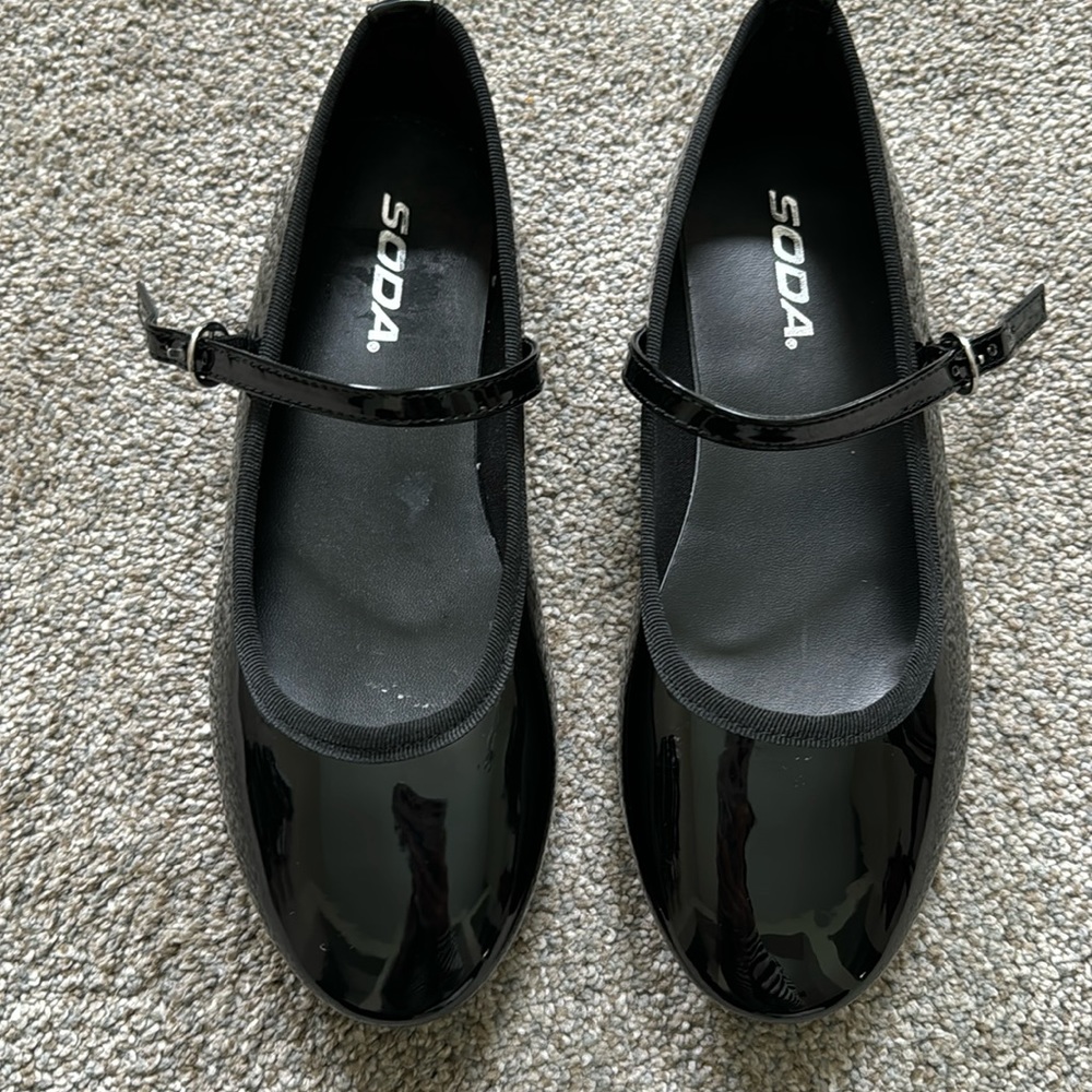 Patent Mary Jane shoes